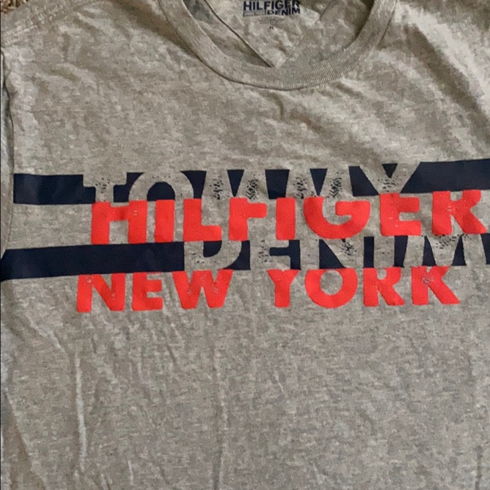Tommy Hilfiger tee